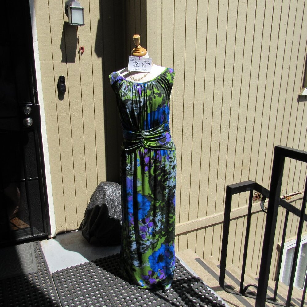 #34   WOMEN'S LONG FLORAL PRINT DRESS BY LONDON TIMES  (SIZE 16W)